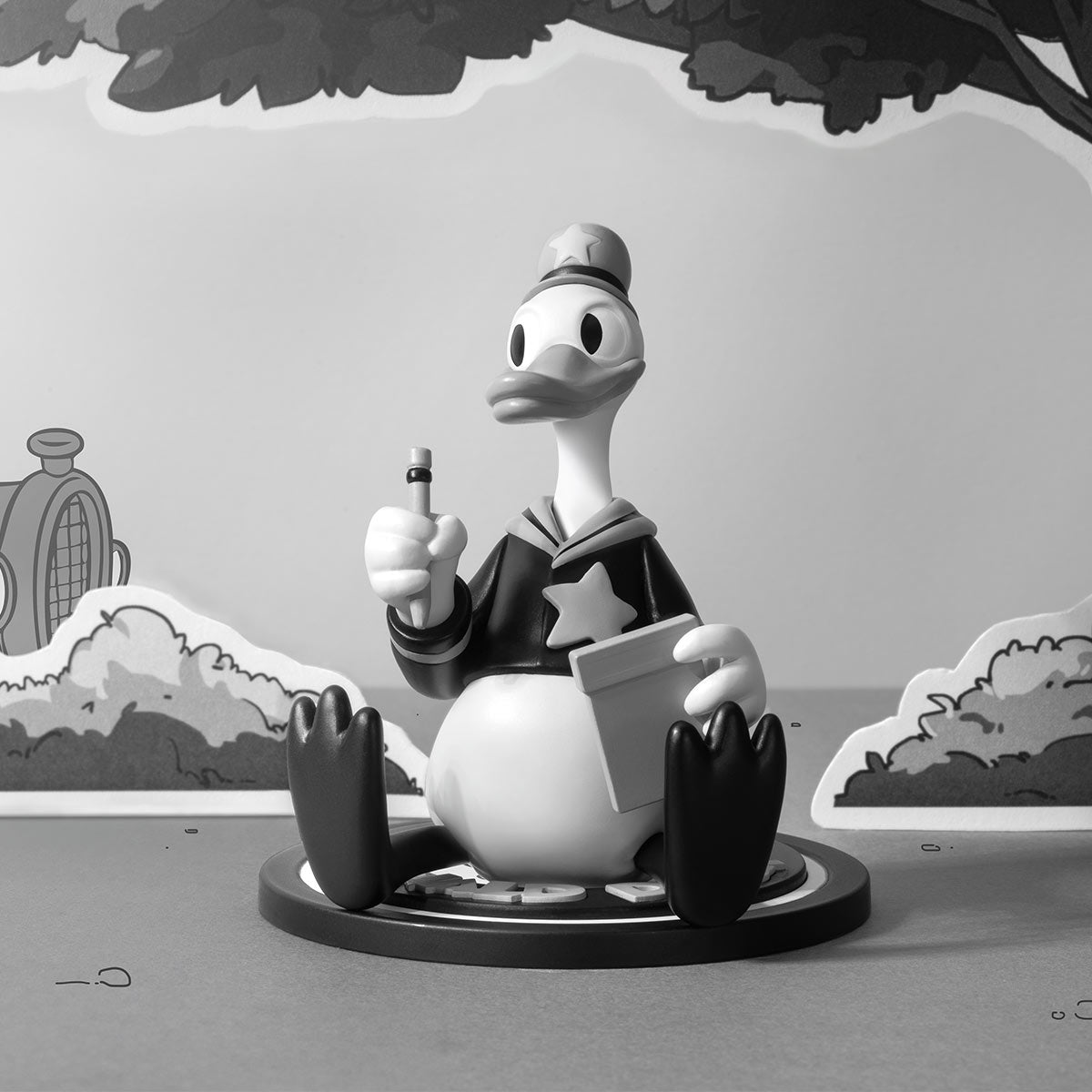 Disney Donald Duck 1934 The Dognapper collectible figure